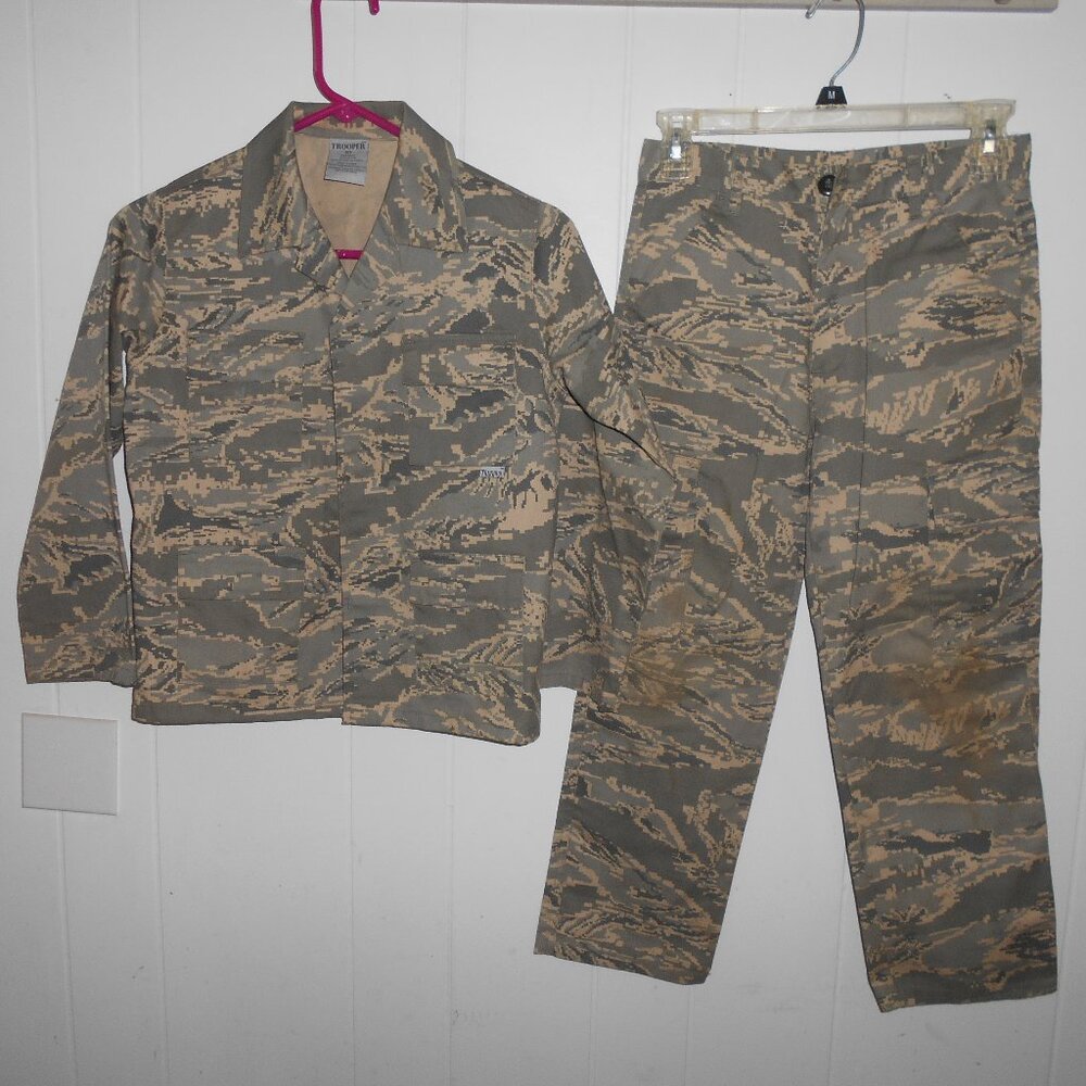 Camoflage -- 2 Piece Set-- Child Size 10  -  New